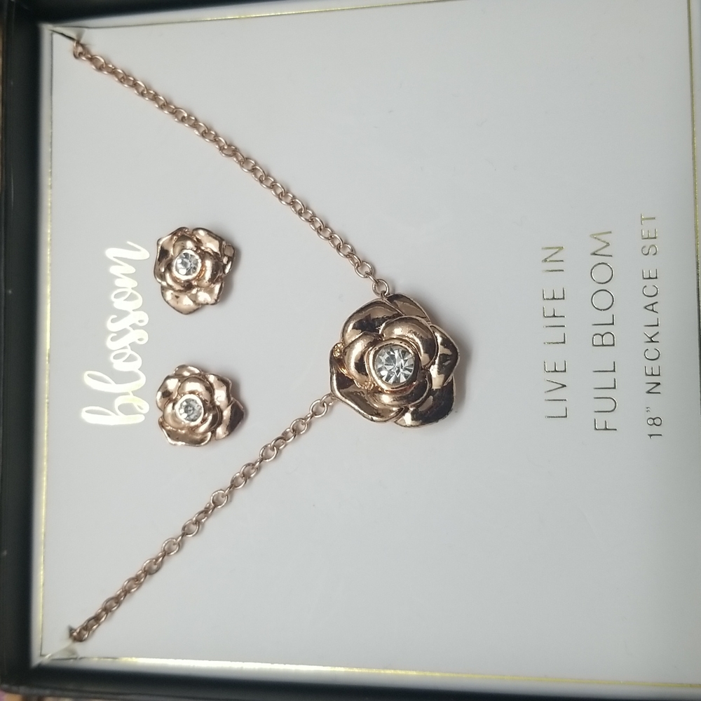 Blossom live life in full bloom 18" necklace with earrings